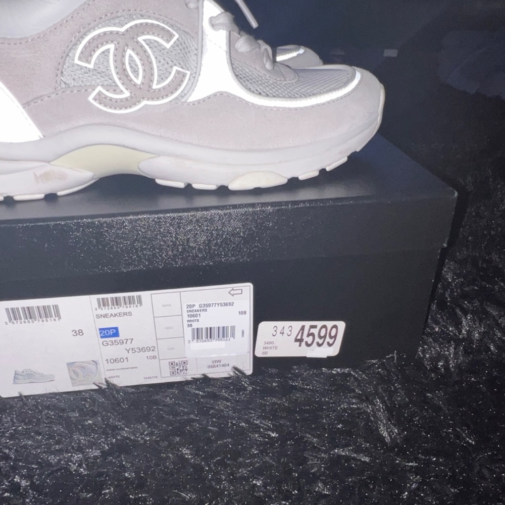 100% AUTHENTIC SUEDE CHANEL SNEAKERS SIZE 38 - Picture 3 of 9